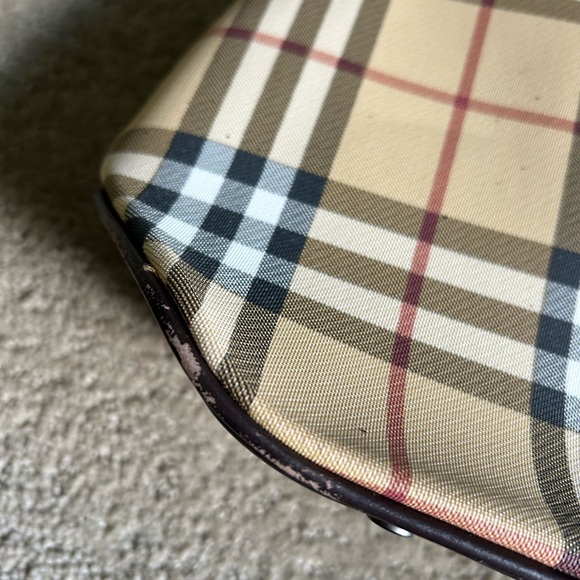 Burberry hand bag. - Picture 5 of 10